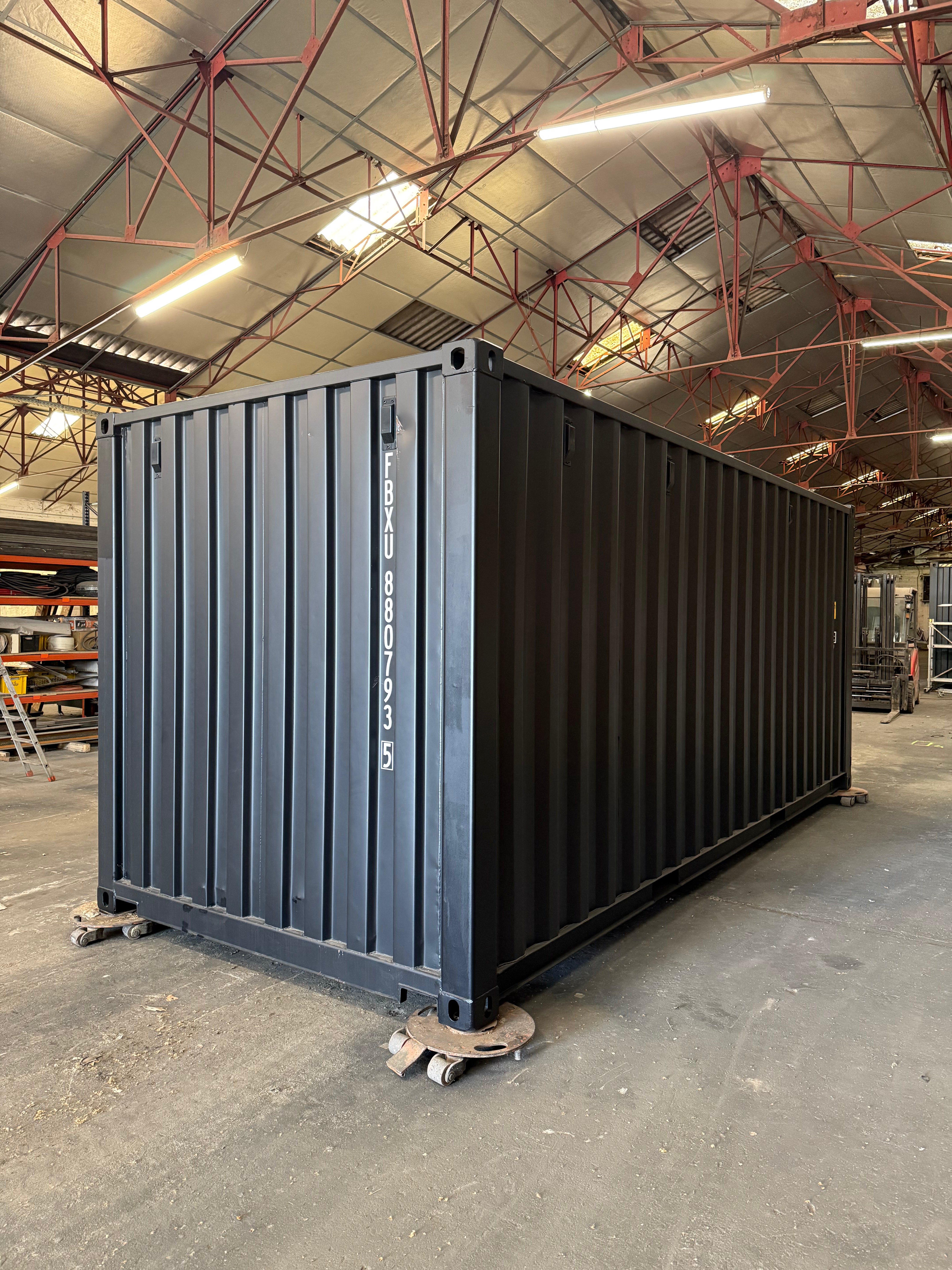 Container maritime 1er voyage noir