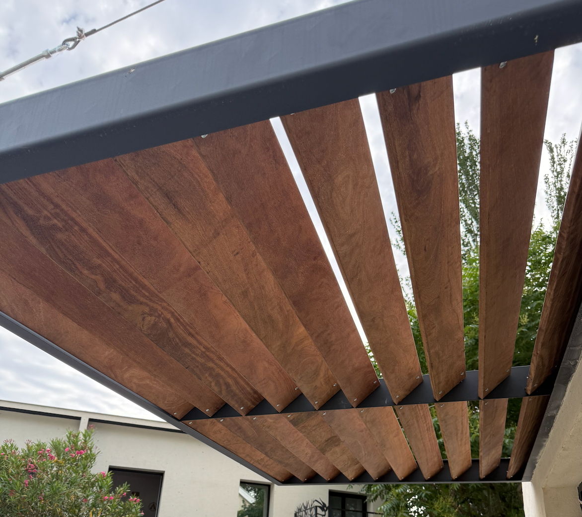 Casquette pergola métal et bois
