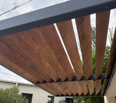 Casquette pergola métal et bois
