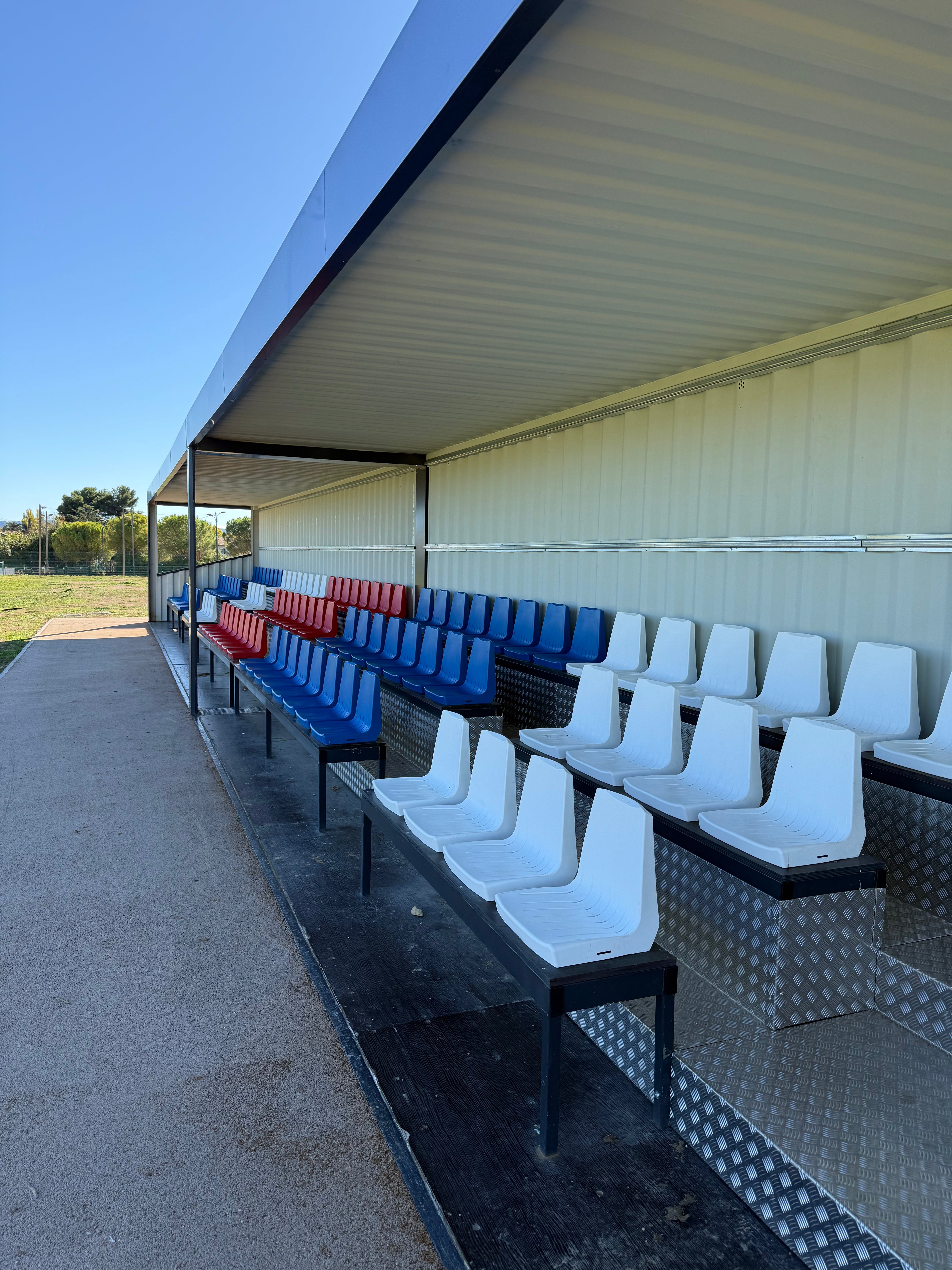Container tribunes double -  127 places