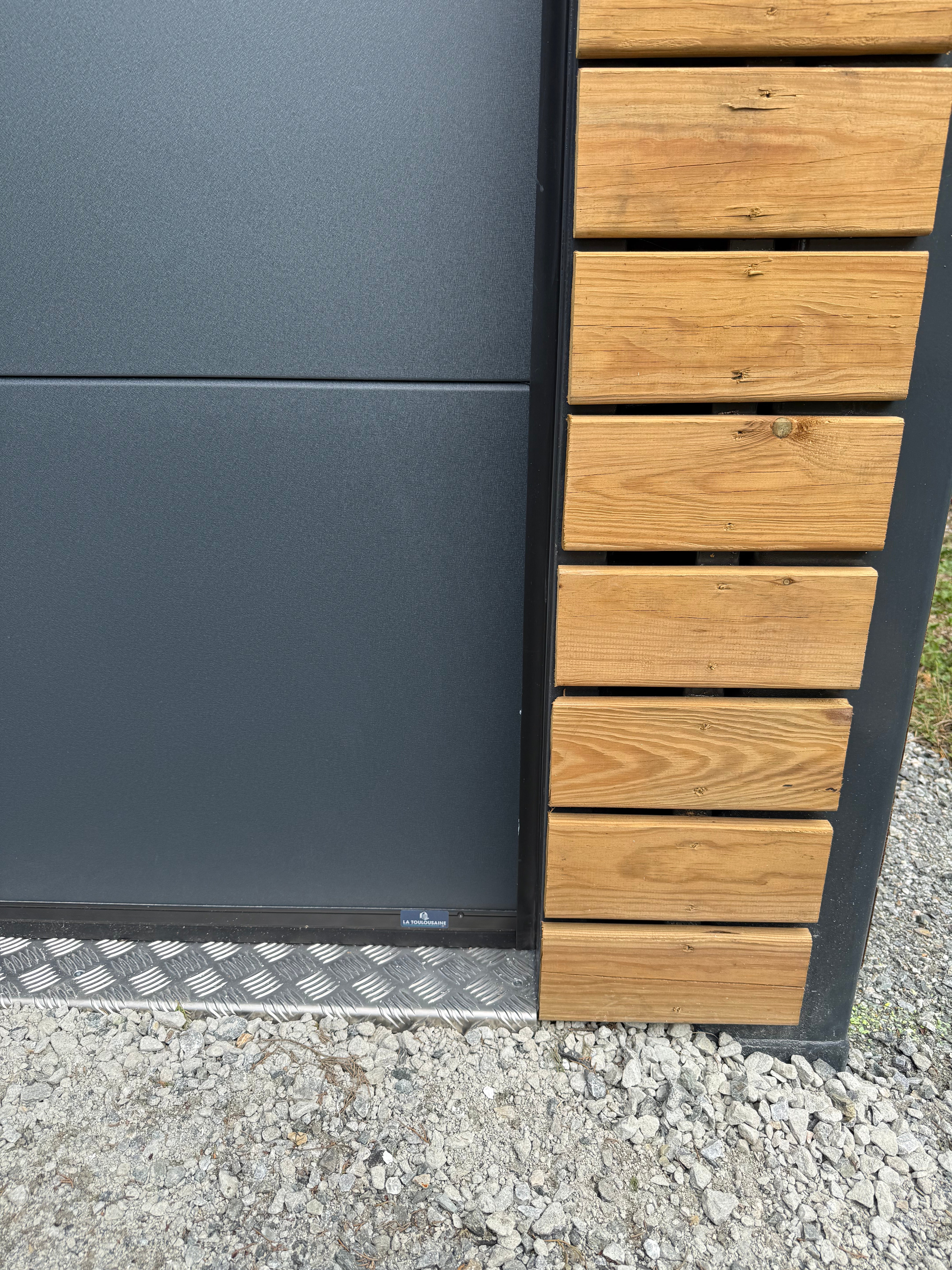 Garage container de 42m² - entièrement équipé