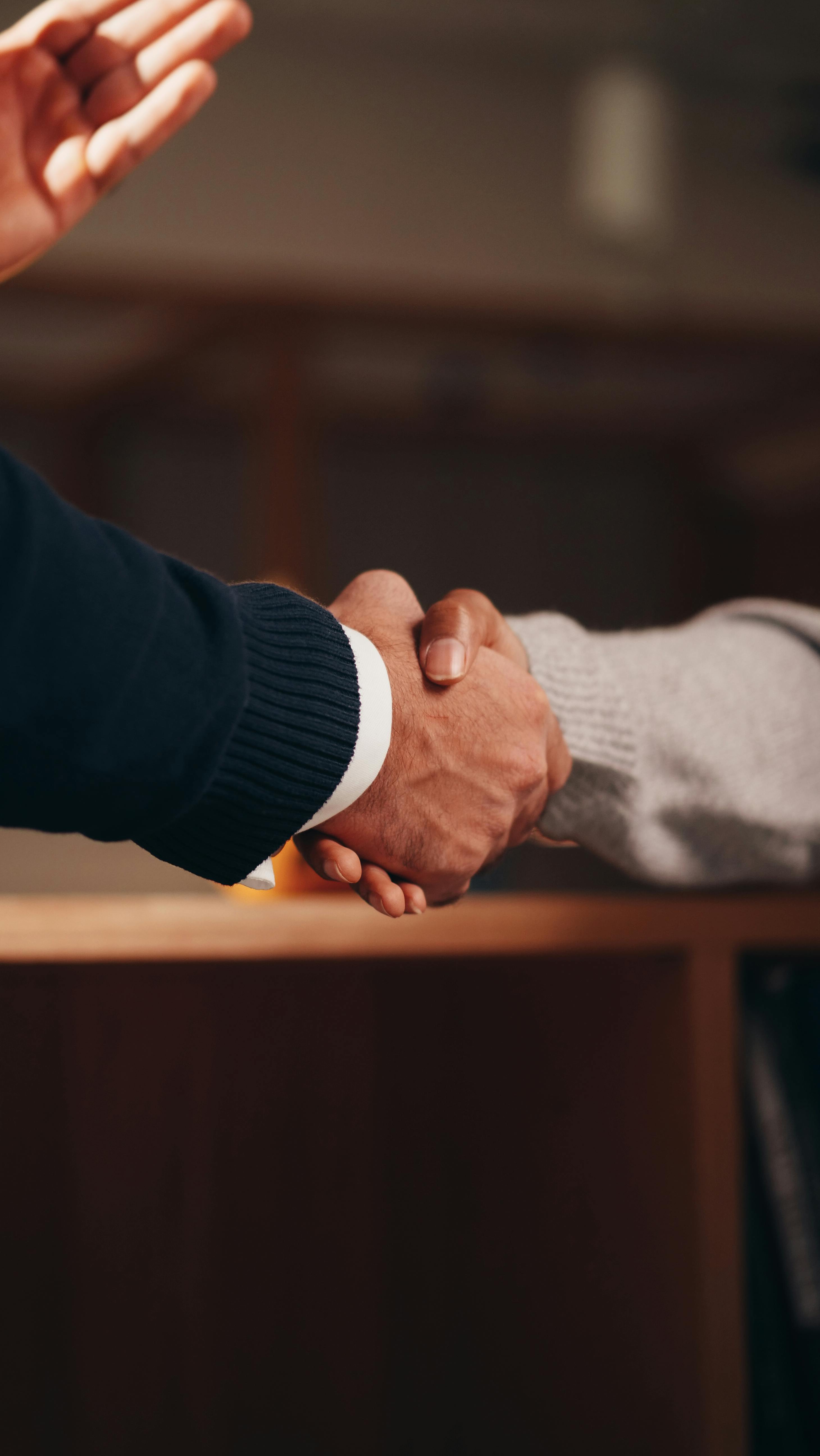Consultation des entreprises poignée de main